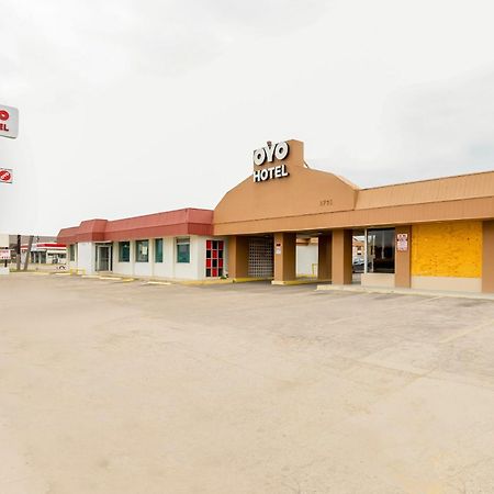 Oyo Hotel San Antonio Lackland Afb Seaworld Hwy 90 W Exteriör bild