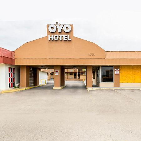 Oyo Hotel San Antonio Lackland Afb Seaworld Hwy 90 W Exteriör bild