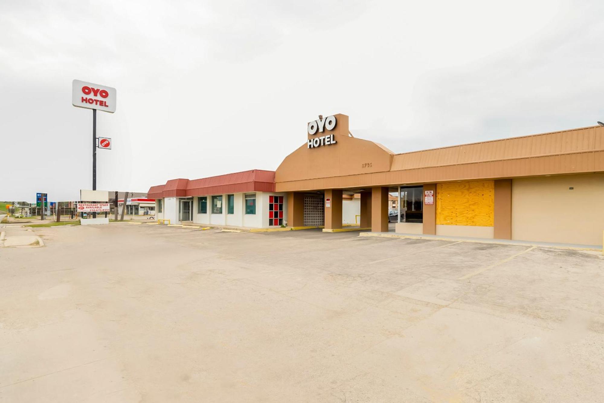 Oyo Hotel San Antonio Lackland Afb Seaworld Hwy 90 W Exteriör bild