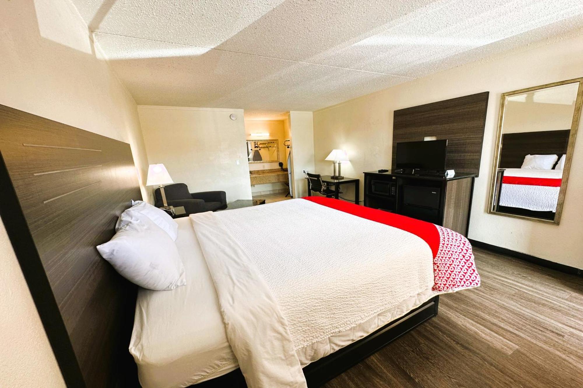 Oyo Hotel San Antonio Lackland Afb Seaworld Hwy 90 W Exteriör bild