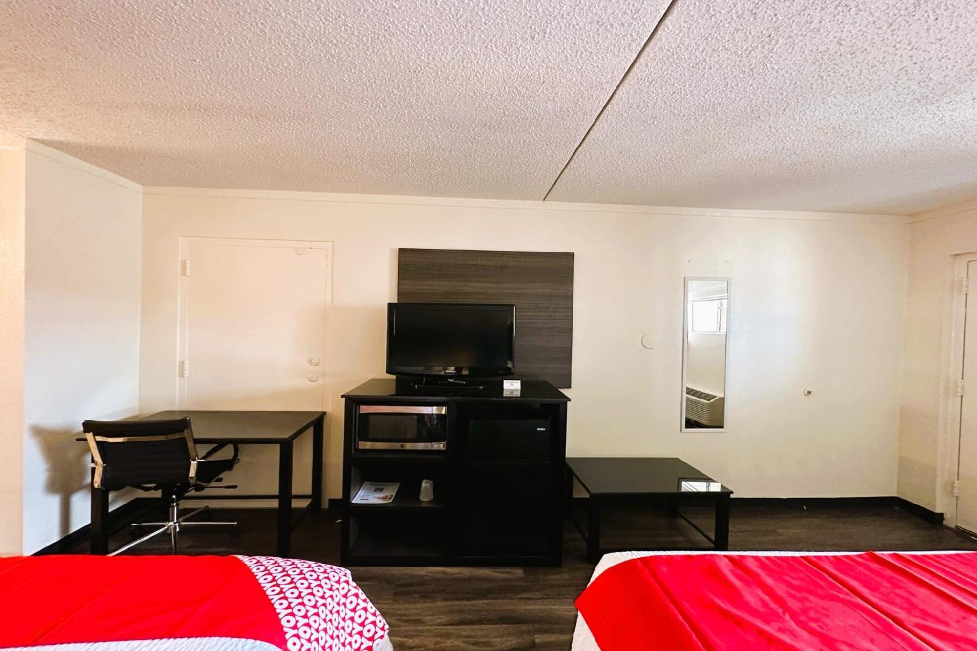 Oyo Hotel San Antonio Lackland Afb Seaworld Hwy 90 W Exteriör bild