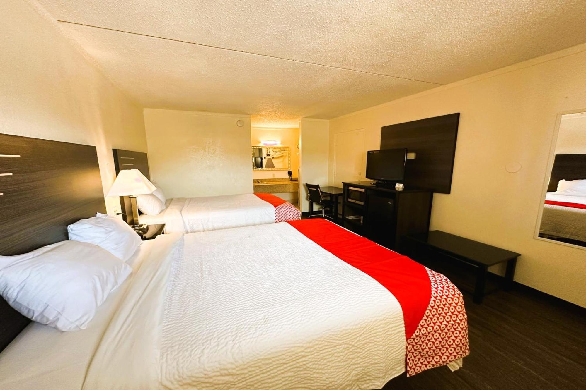Oyo Hotel San Antonio Lackland Afb Seaworld Hwy 90 W Exteriör bild