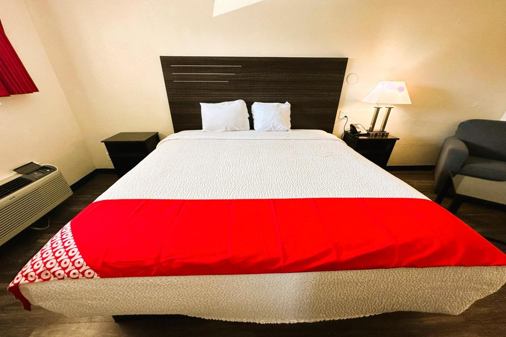 Oyo Hotel San Antonio Lackland Afb Seaworld Hwy 90 W Exteriör bild