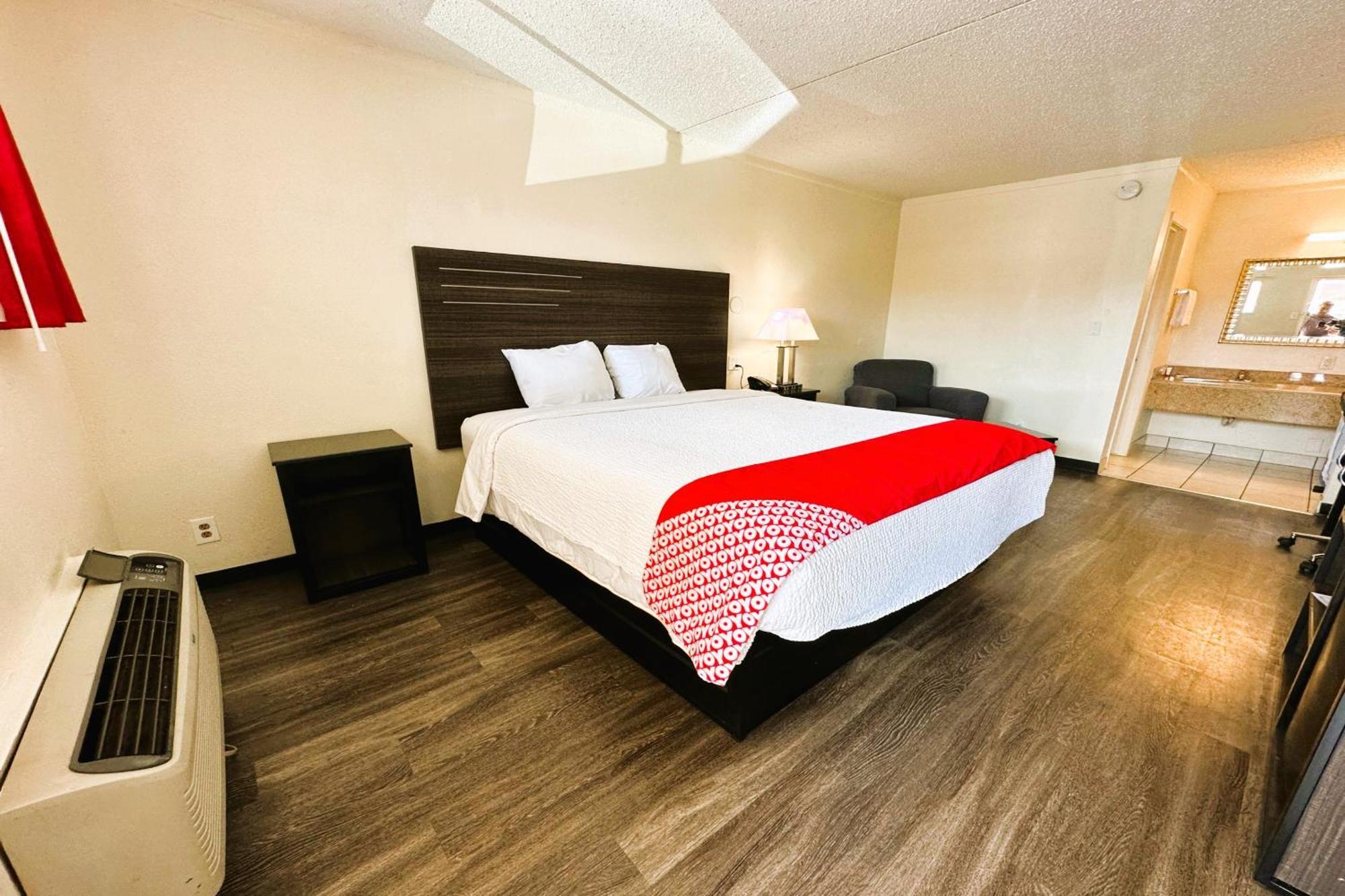 Oyo Hotel San Antonio Lackland Afb Seaworld Hwy 90 W Exteriör bild