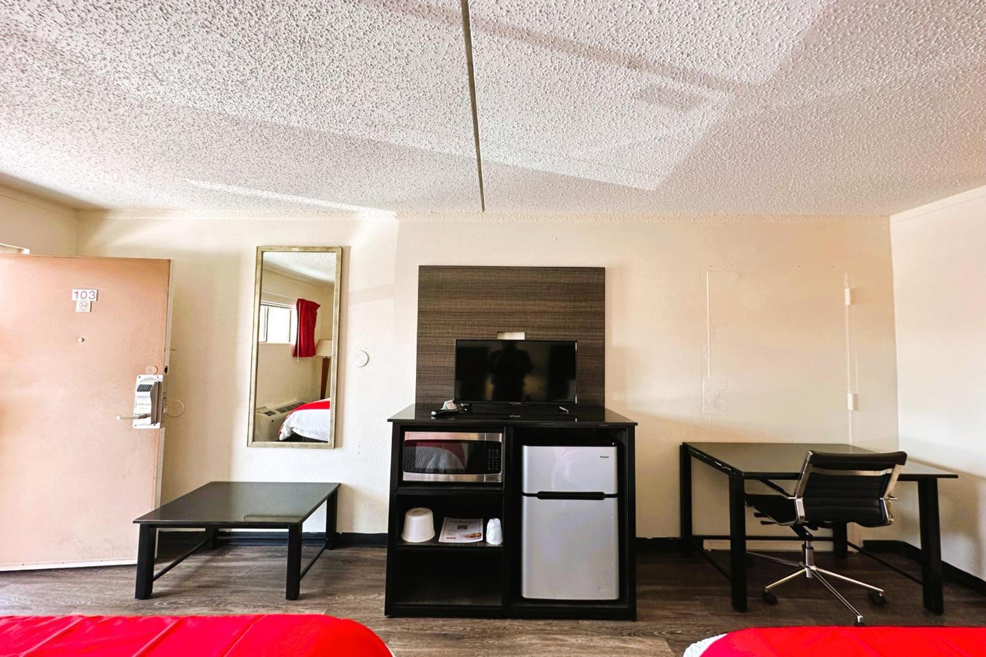 Oyo Hotel San Antonio Lackland Afb Seaworld Hwy 90 W Exteriör bild