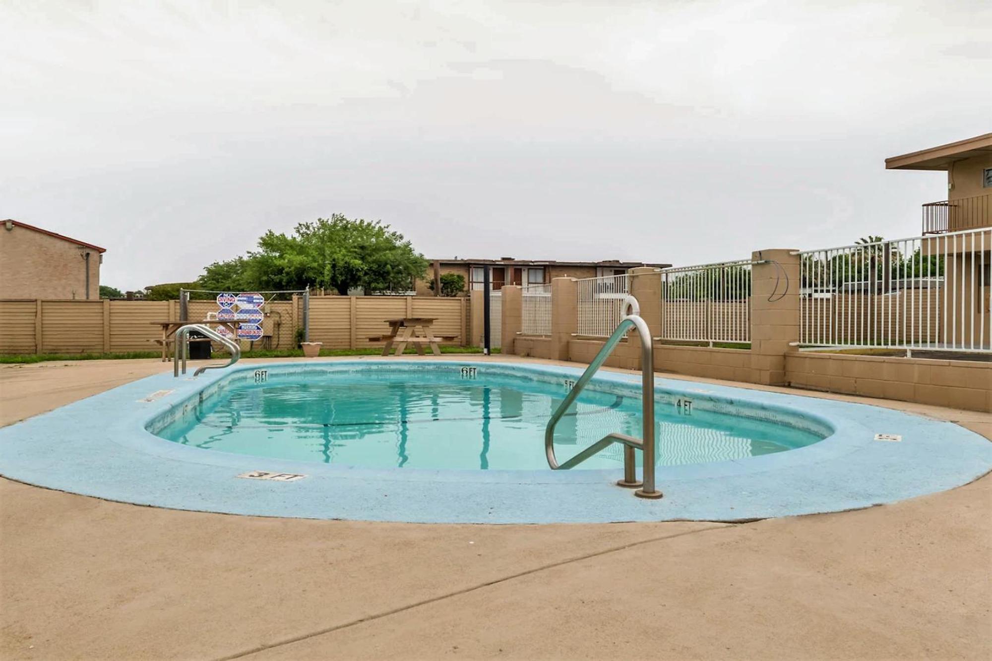 Oyo Hotel San Antonio Lackland Afb Seaworld Hwy 90 W Exteriör bild